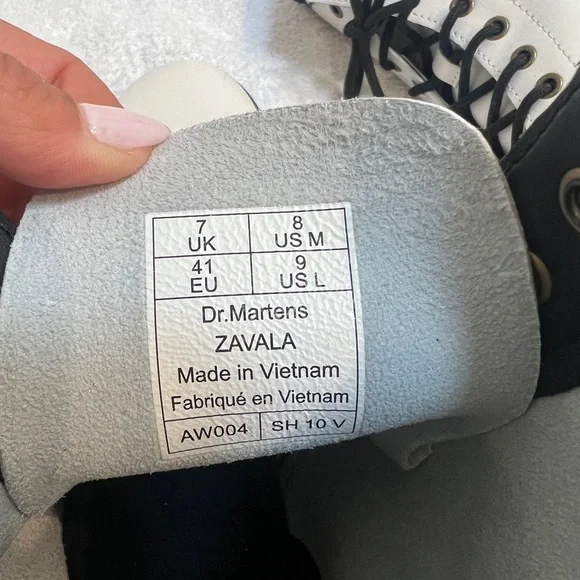 Men’s Sz 8 Dr. Martens White Leather Boots - Picture 7 of 13